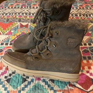 Sorel Explorer Joan Boots Womens Size 9 Gray Suede Faux Fur Waterproof Lace Up
